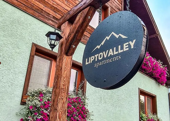 Liptovalley- Mobilne S Wellnessom * Liptovská Kokava